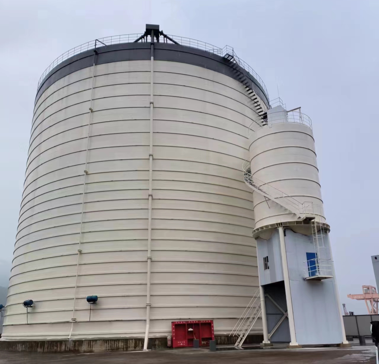 元宝山10万吨水泥钢板库